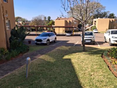 Apartment / Flat For Sale in Little Falls, Roodepoort