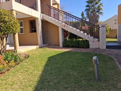 Apartment / Flat For Sale in Little Falls, Roodepoort
